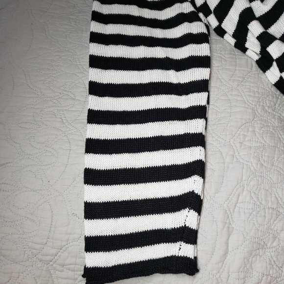 Chicos black & white stripe top 100% linen knit top - Picture 6 of 8